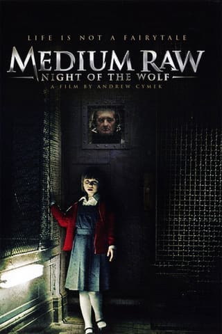 Medium Raw: Night of the Wolf
